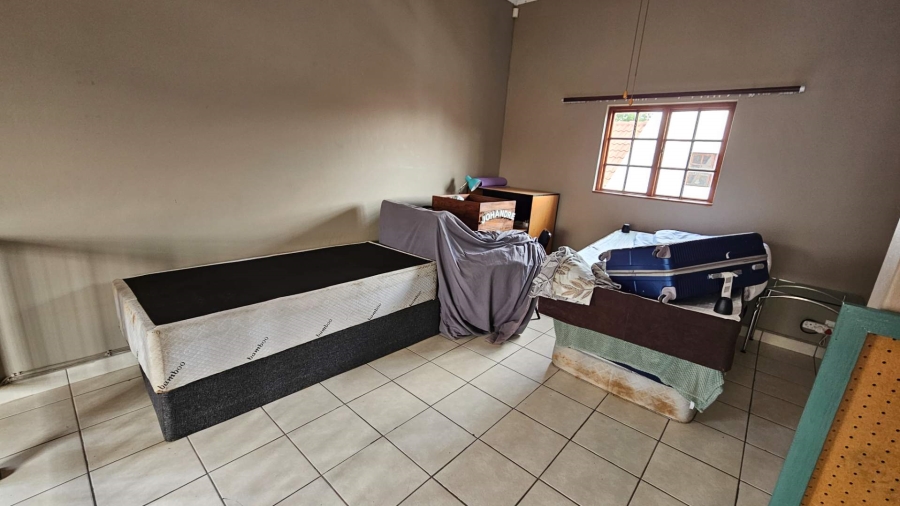 To Let 3 Bedroom Property for Rent in Meerhof North West